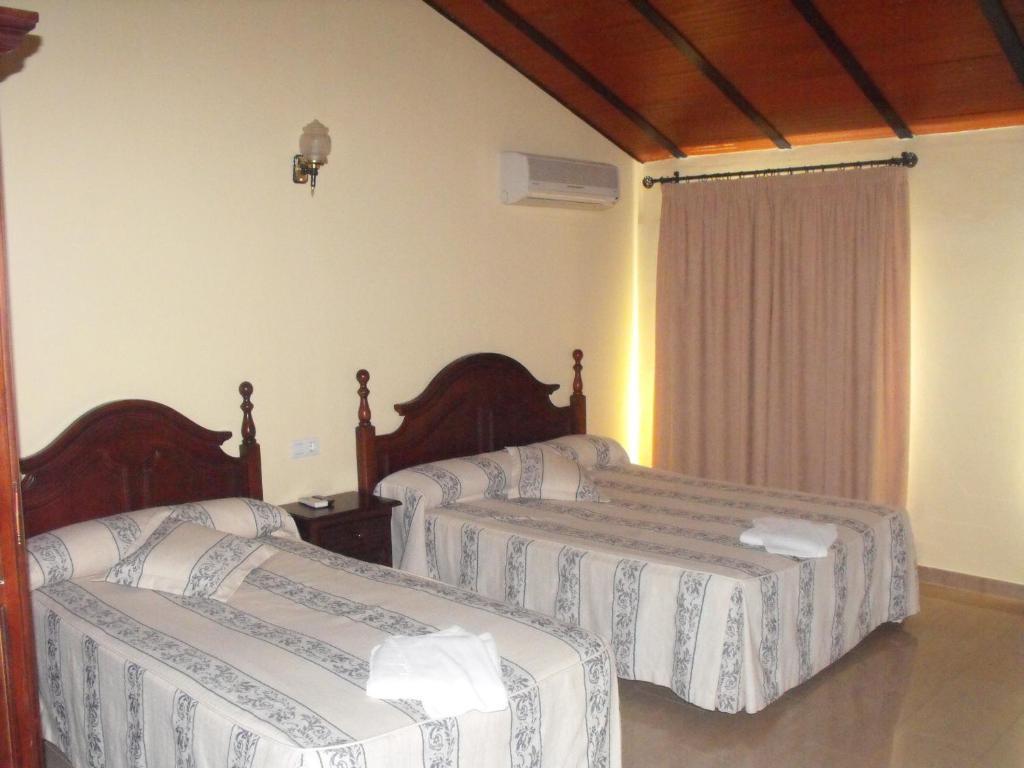 Готель Hostal Nicol'S Luque Екстер'єр фото